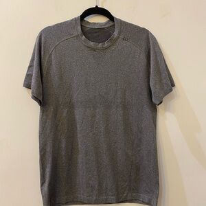 Lululemon Metal Vent Tech Short Sleeve Gray Shirt Men’s Size M